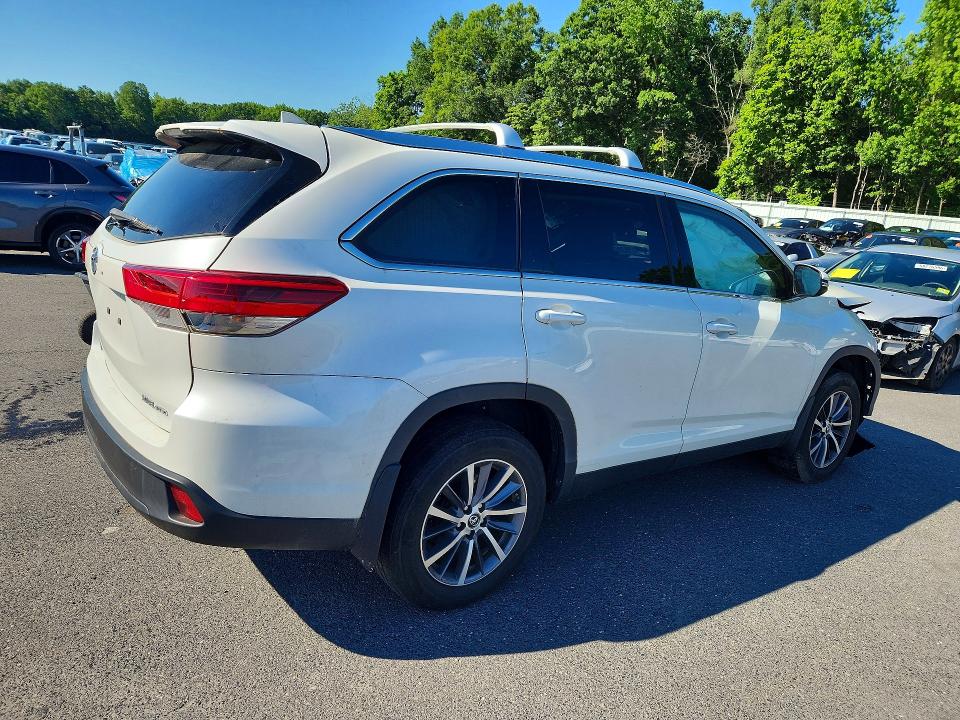 Продаж на аукціоні авто 2019 Toyota Highlander, vin: 5TDJZRFH8KS605797, номер лоту: 58386346