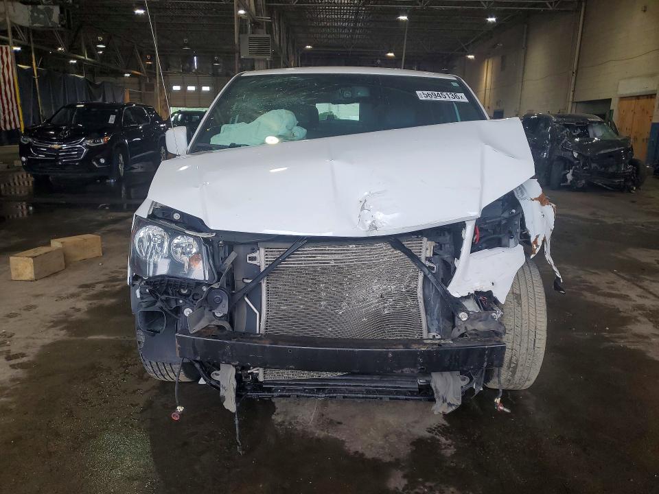 56945136 :رقم المزاد ، 2C4RC1HG2FR720128 vin ، 2015 Chrysler Town & Country مزاد بيع