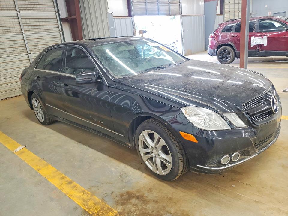 59309106 :رقم المزاد ، WDDHF8HB8BA413132 vin ، 2011 Mercedes-benz E مزاد بيع
