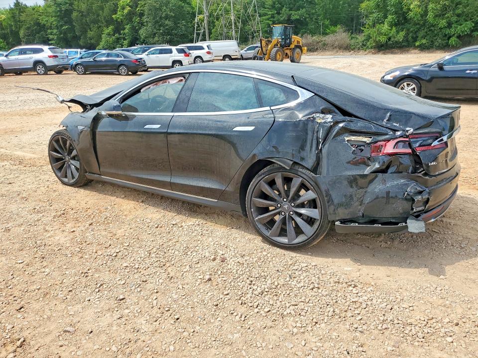 57173626 :رقم المزاد ، 5YJSA1E23GF127066 vin ، 2016 Tesla Model S مزاد بيع