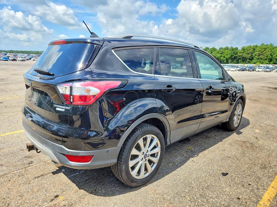 Продаж на аукціоні авто 2018 Ford Escape, vin: 1FMCU9J94JUB92113, номер лоту: 57566106