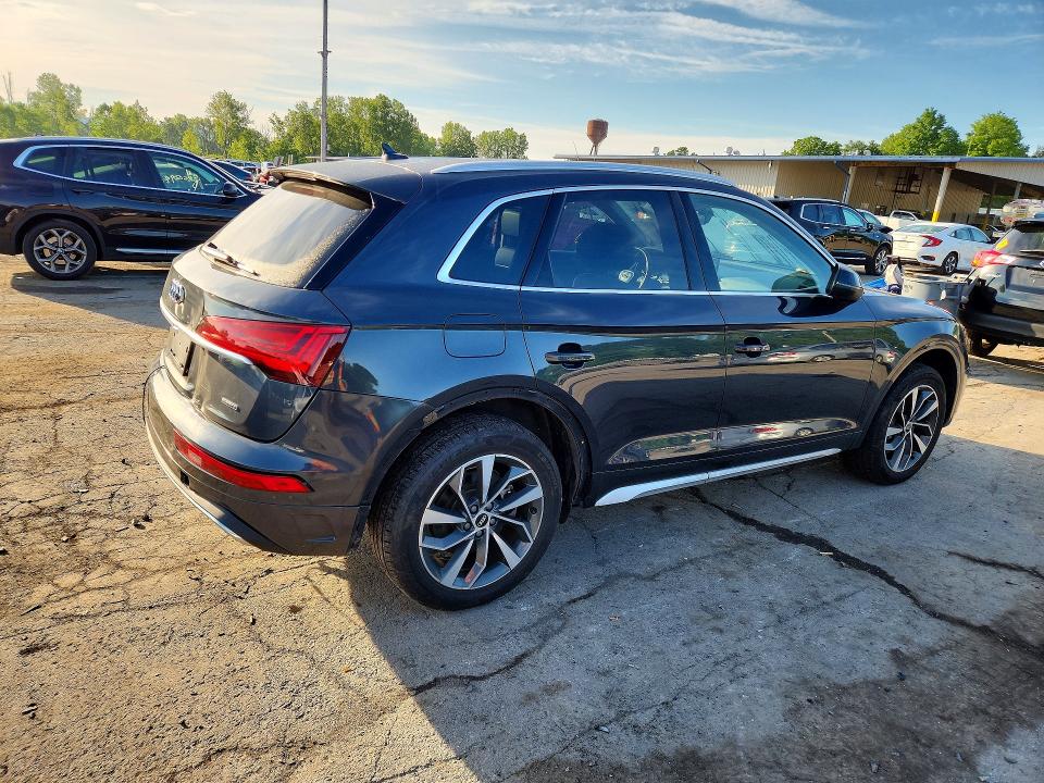 57551036 :رقم المزاد ، WA1AAAFY1M2002820 vin ، 2021 Audi Q5 مزاد بيع
