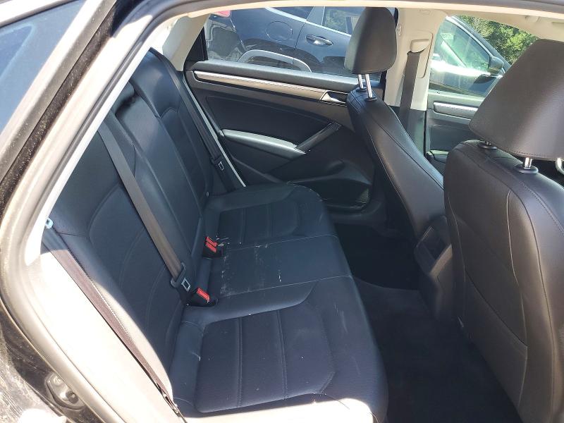 57979316 :رقم المزاد ، 1VWDT7A3XHC010035 vin ، 2017 Volkswagen Passat مزاد بيع