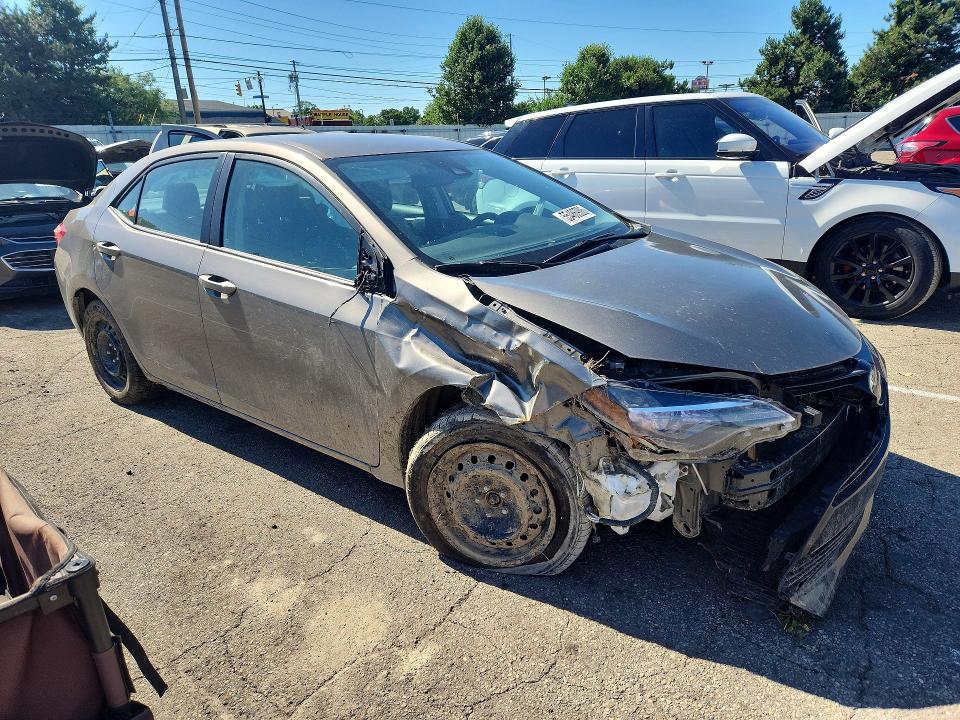55486906 :رقم المزاد ، 2T1BURHE0JC007071 vin ، 2018 Toyota Corolla مزاد بيع