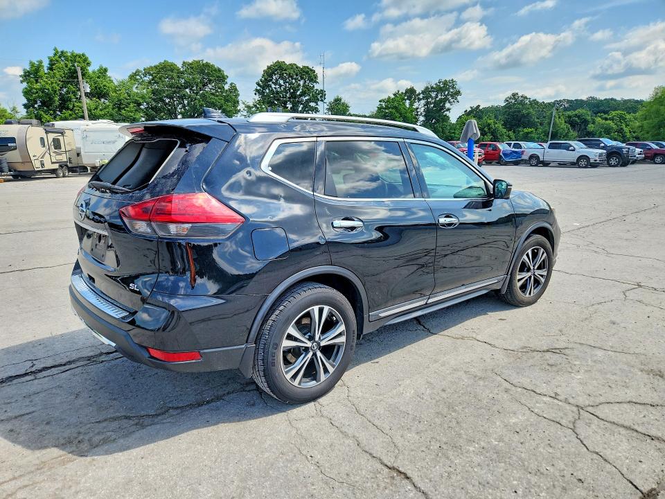 2017 Nissan Rogue მანქანა იყიდება აუქციონზე, vin: 5N1AT2MT5HC818955, აუქციონის ნომერი: 55561856