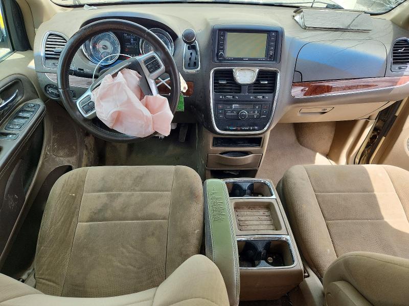 56677496 :رقم المزاد ، 2A4RR5DG4BR638742 vin ، 2011 Chrysler Town & Country مزاد بيع