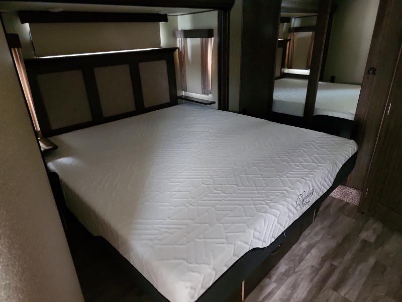 Продажа на аукционе авто 2018 Grand Design Solitude, vin: 573FS4223J1110376, номер лота: 53188046