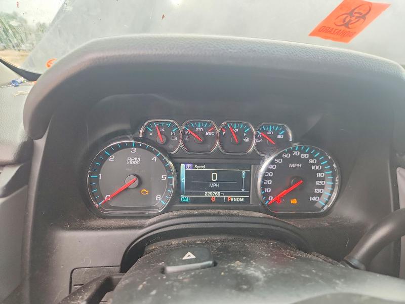 2015 Chevrolet Suburban მანქანა იყიდება აუქციონზე, vin: 1GNSCJKC5FR589930, აუქციონის ნომერი: 57645096