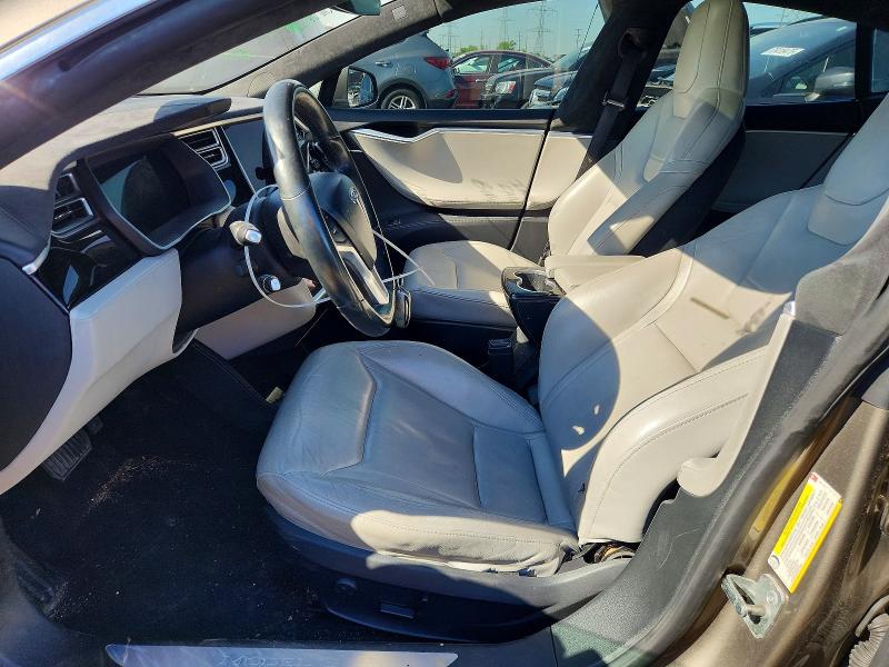 53388756 :رقم المزاد ، 5YJSA1S24FF097157 vin ، 2015 Tesla Model S مزاد بيع