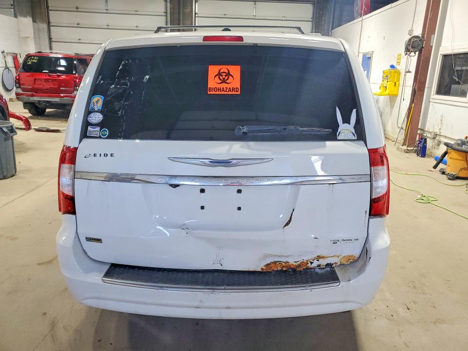 57447806 :رقم المزاد ، 2A4RR5DG4BR797339 vin ، 2011 Chrysler Town&count مزاد بيع
