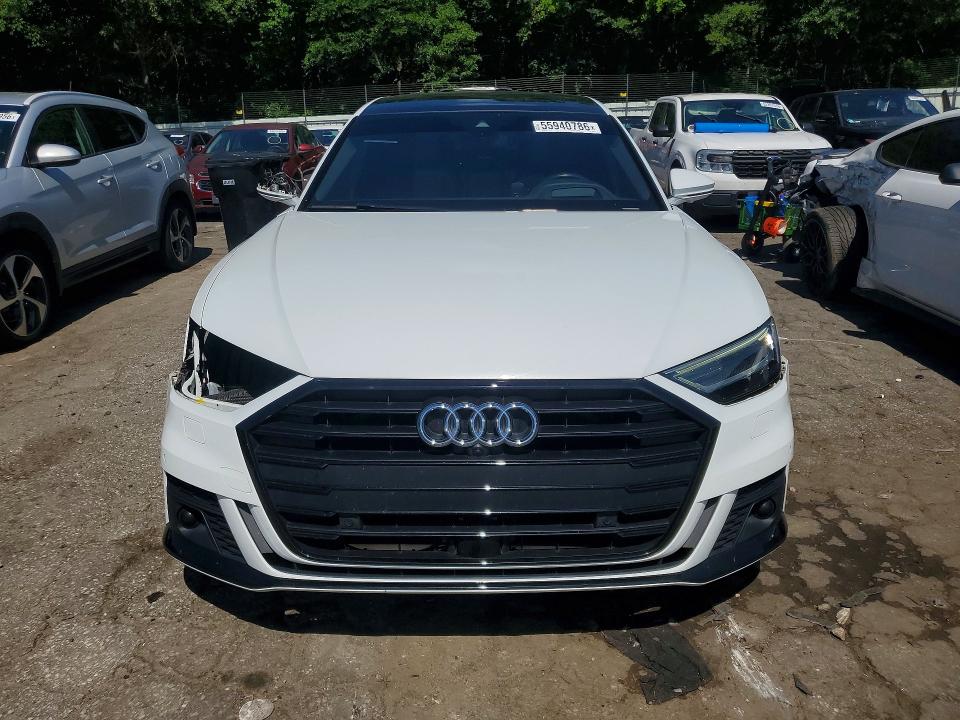 55940786 :رقم المزاد ، WAU8DAF89MN021980 vin ، 2021 Audi A8 مزاد بيع