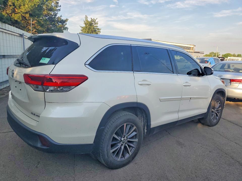 2019 Toyota Highlander მანქანა იყიდება აუქციონზე, vin: 5TDJZRFH3KS582736, აუქციონის ნომერი: 56459146