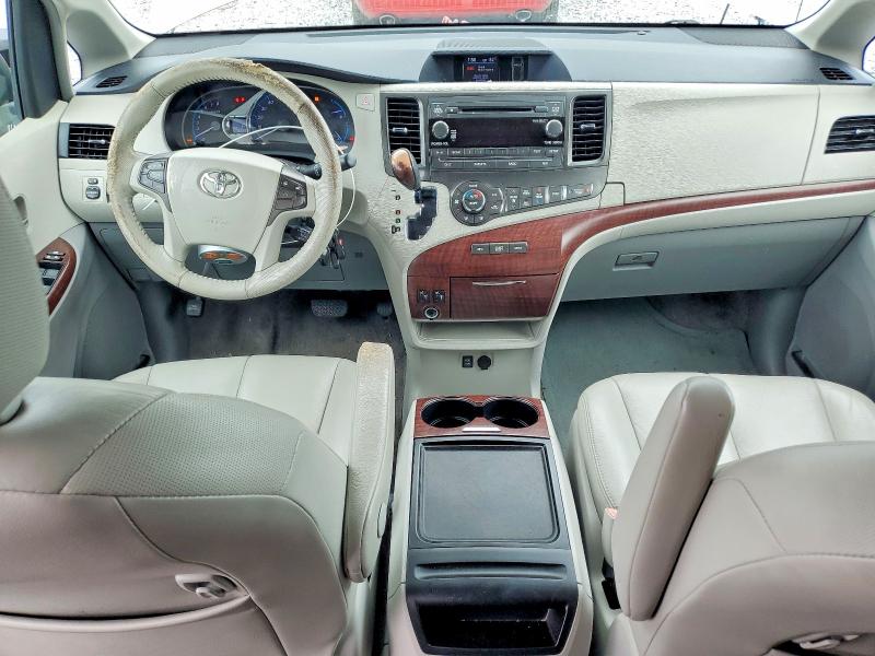 2013 Toyota Sienna მანქანა იყიდება აუქციონზე, vin: 5TDYK3DC6DS328934, აუქციონის ნომერი: 55946146
