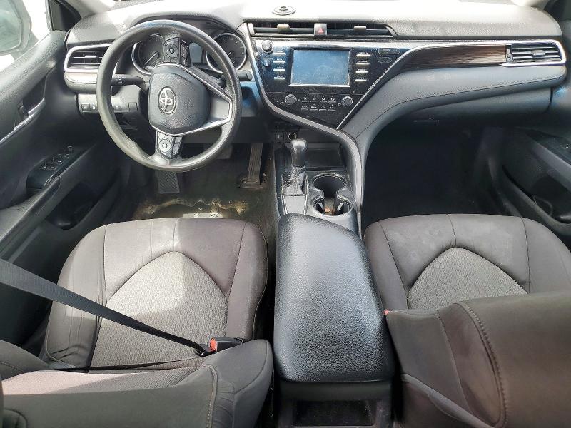 56506076 :رقم المزاد ، 4T1B11HK9JU110973 vin ، 2018 Toyota Camry مزاد بيع