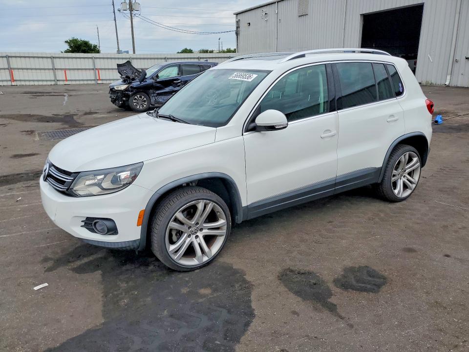 Продажа на аукционе авто 2016 Volkswagen Tiguan, vin: WVGAV7AX1GW610972, номер лота: 56869536