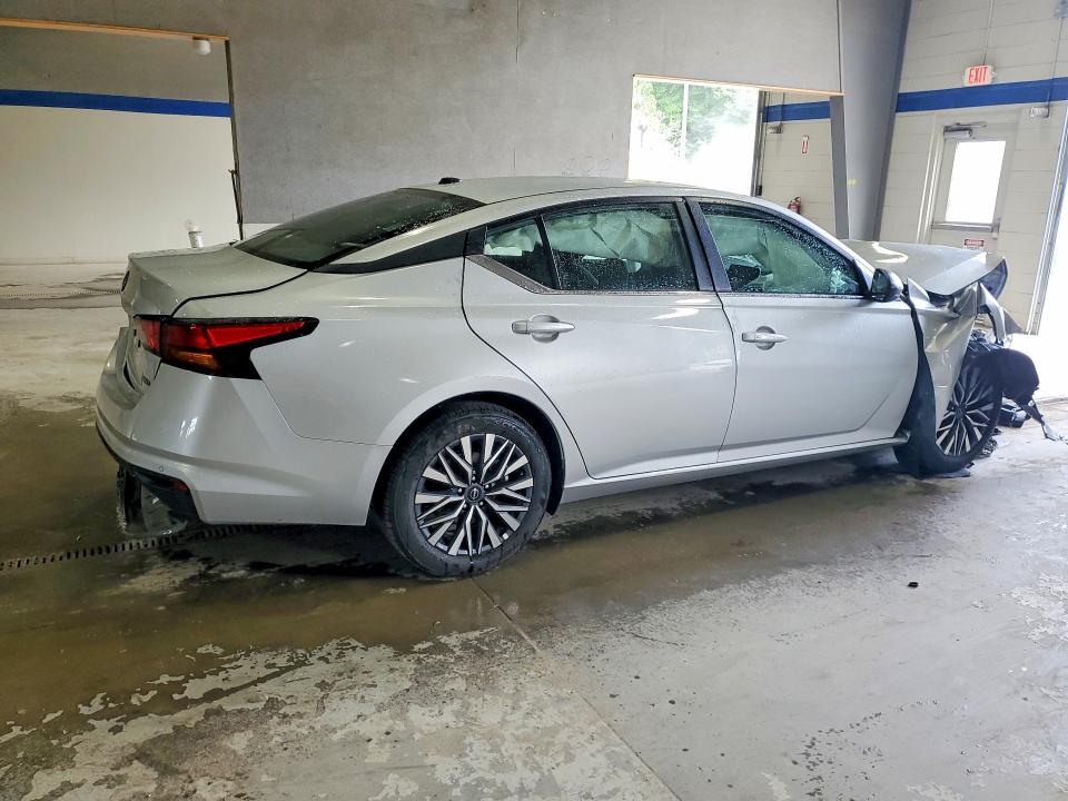 58701186 :رقم المزاد ، 1N4BL4DW6TN318613 vin ، 2026 Nissan Altima مزاد بيع