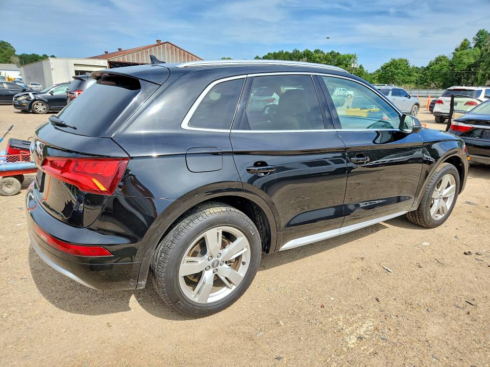 Продаж на аукціоні авто 2018 Audi Q5, vin: WA1BNAFY4J2077760, номер лоту: 56081126
