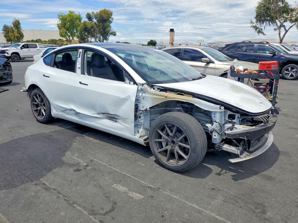 2022 Tesla Model 3 მანქანა იყიდება აუქციონზე, vin: 5YJ3E1EA9NF358731, აუქციონის ნომერი: 56327266