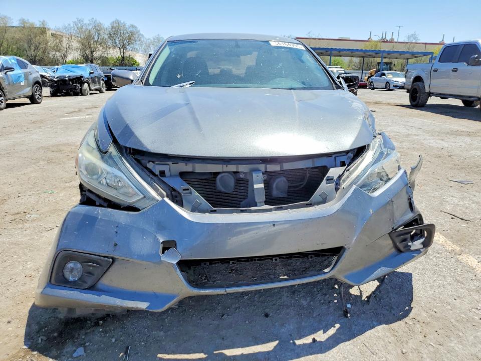 56164996 :رقم المزاد ، 1N4AL3AP0JC105619 vin ، 2018 Nissan Altima مزاد بيع