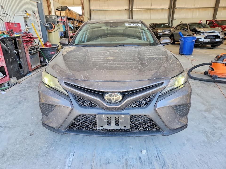 56271206 :رقم المزاد ، 4T1B11HK0KU692706 vin ، 2019 Toyota Camry مزاد بيع