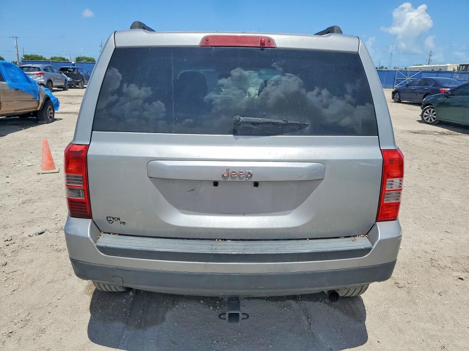 58810016 :رقم المزاد ، 1C4NJPBA9FD208977 vin ، 2015 Jeep Patriot مزاد بيع
