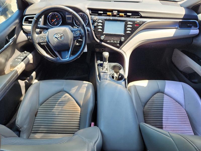 58536456 :رقم المزاد ، 4T1B11HK3JU149381 vin ، 2018 Toyota Camry مزاد بيع