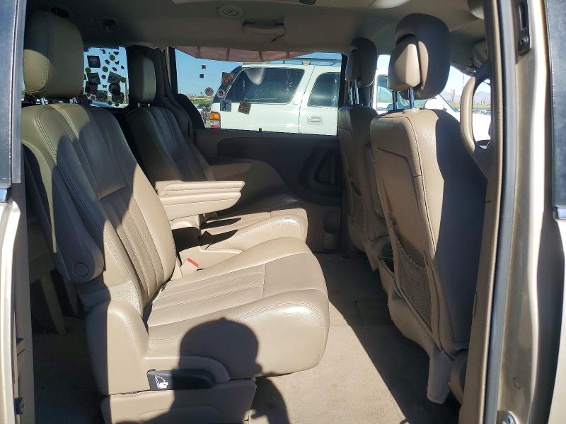 58077016 :رقم المزاد ، 2C4RC1CG4FR573320 vin ، 2015 Chrysler Town & Country مزاد بيع