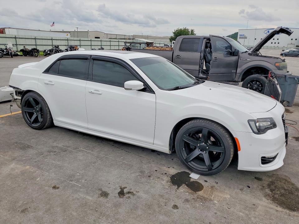 2018 Chrysler 300 მანქანა იყიდება აუქციონზე, vin: 2C3CCABG4JH266577, აუქციონის ნომერი: 55786046