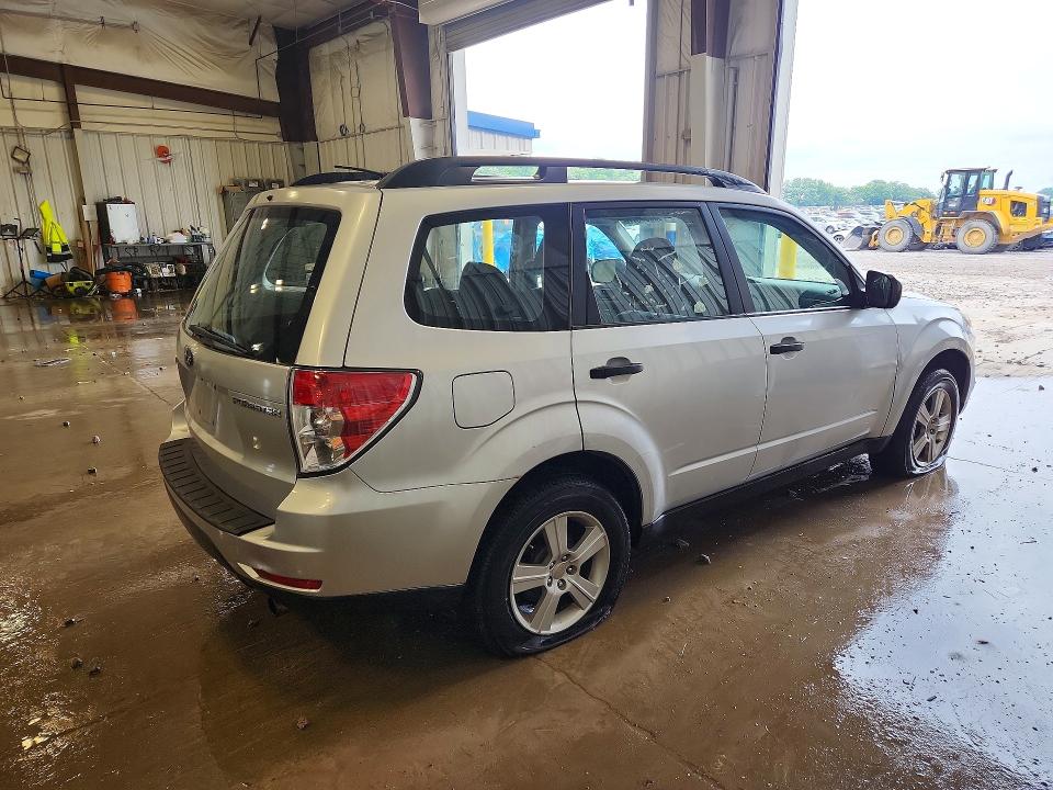 56307876 :رقم المزاد ، JF2SHBBC4BH704681 vin ، 2011 Subaru Forester مزاد بيع