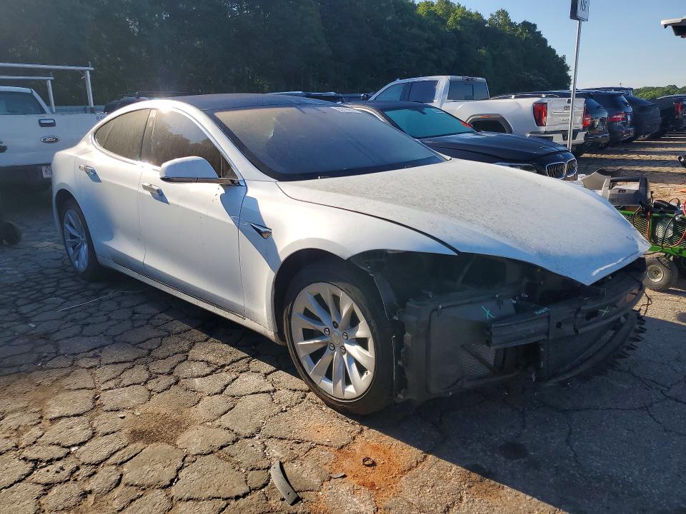 Продажа на аукционе авто 2018 Tesla Model S, vin: 5YJSA1E23JF243911, номер лота: 55718056
