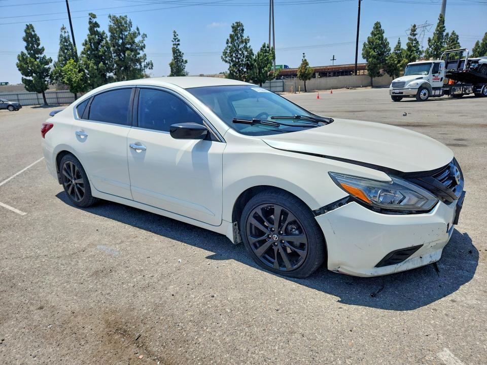 57755236 :رقم المزاد ، 1N4AL3AP7JC479998 vin ، 2018 Nissan Altima مزاد بيع
