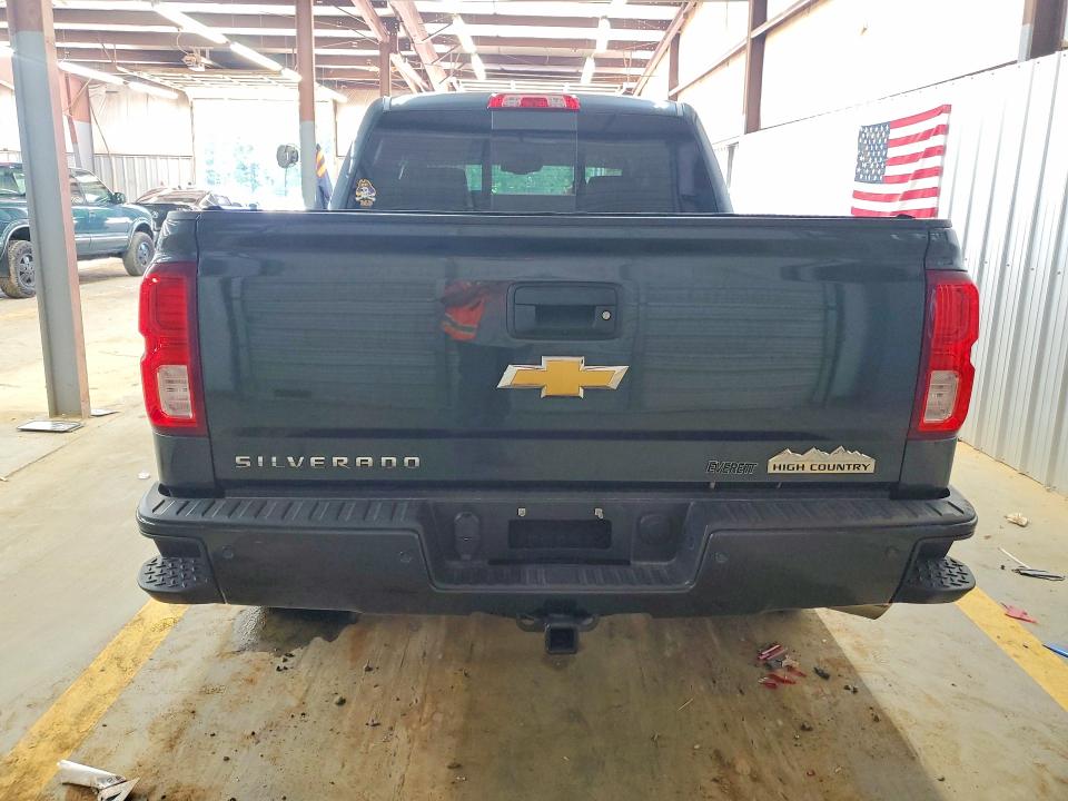 Продаж на аукціоні авто 2018 Chevrolet Silverado, vin: 3GCUKTEJ5JG331703, номер лоту: 55694326