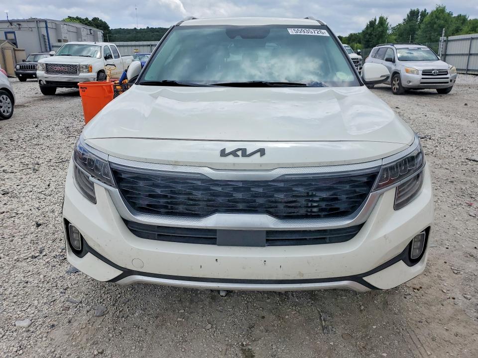 2023 Kia Seltos მანქანა იყიდება აუქციონზე, vin: KNDETCA20P7354780, აუქციონის ნომერი: 55935726