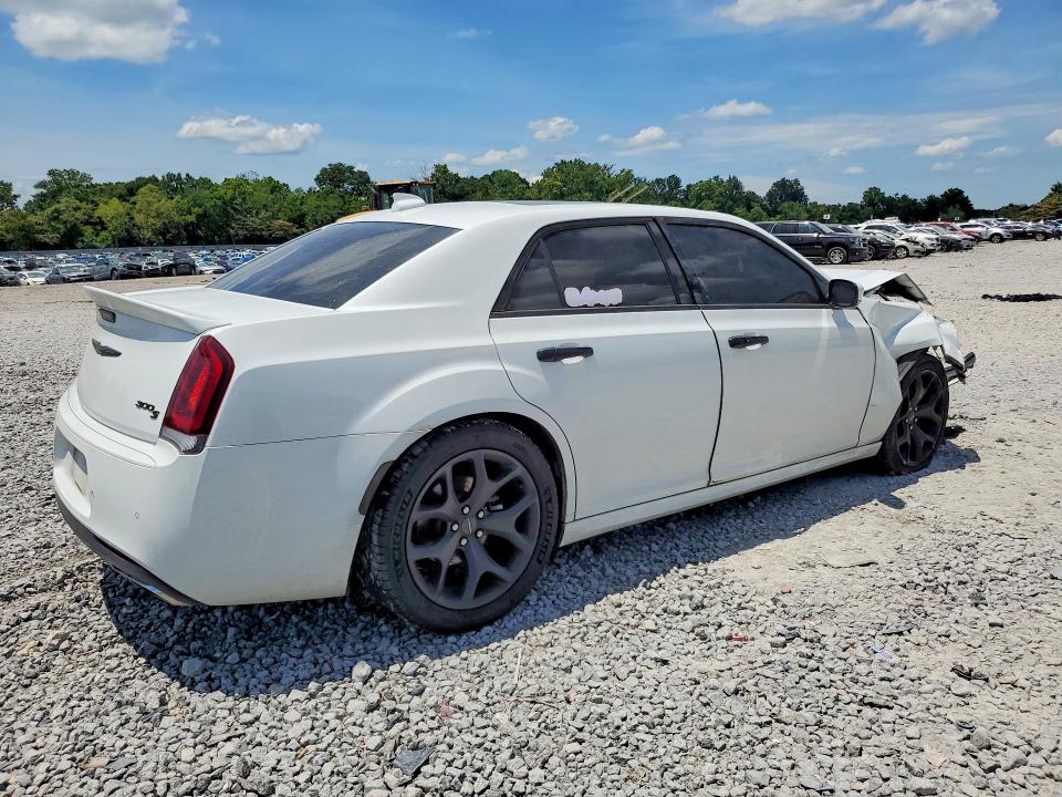 56615526 :رقم المزاد ، 2C3CCABT8MH582226 vin ، 2021 Chrysler 300 مزاد بيع