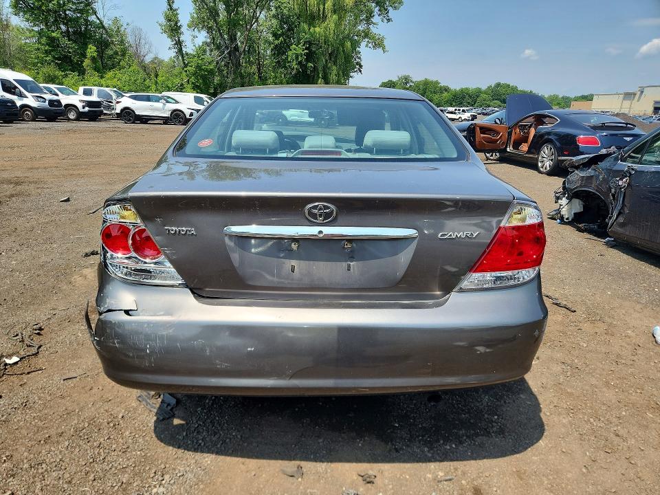 2005 Toyota Camry მანქანა იყიდება აუქციონზე, vin: 4T1BE32K45U536553, აუქციონის ნომერი: 59107906