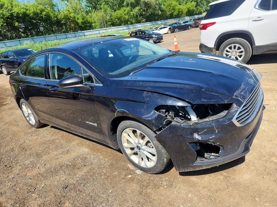 57150786 :رقم المزاد ، 3FA6P0LUXKR180729 vin ، 2019 Ford Fusion مزاد بيع