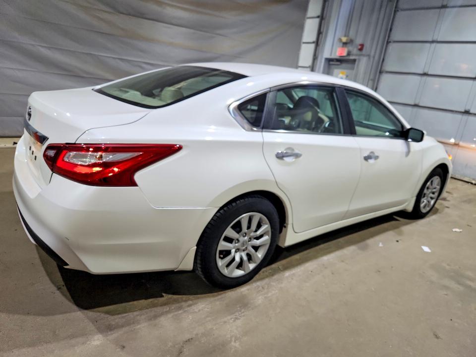 Продажа на аукционе авто 2017 Nissan Altima, vin: 1N4AL3AP2HN325195, номер лота: 58693166