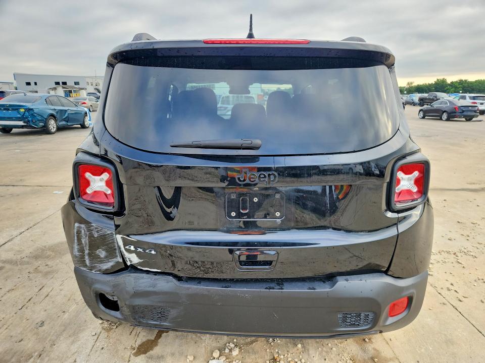 55811356 :رقم المزاد ، ZACCJBAB4JPH82790 vin ، 2018 Jeep Renegade مزاد بيع