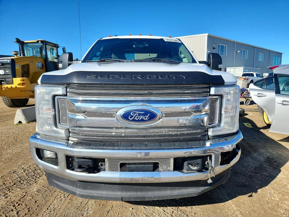 58587886 :رقم المزاد ، 1FT8W3B63KEC63934 vin ، 2019 Ford F350 مزاد بيع
