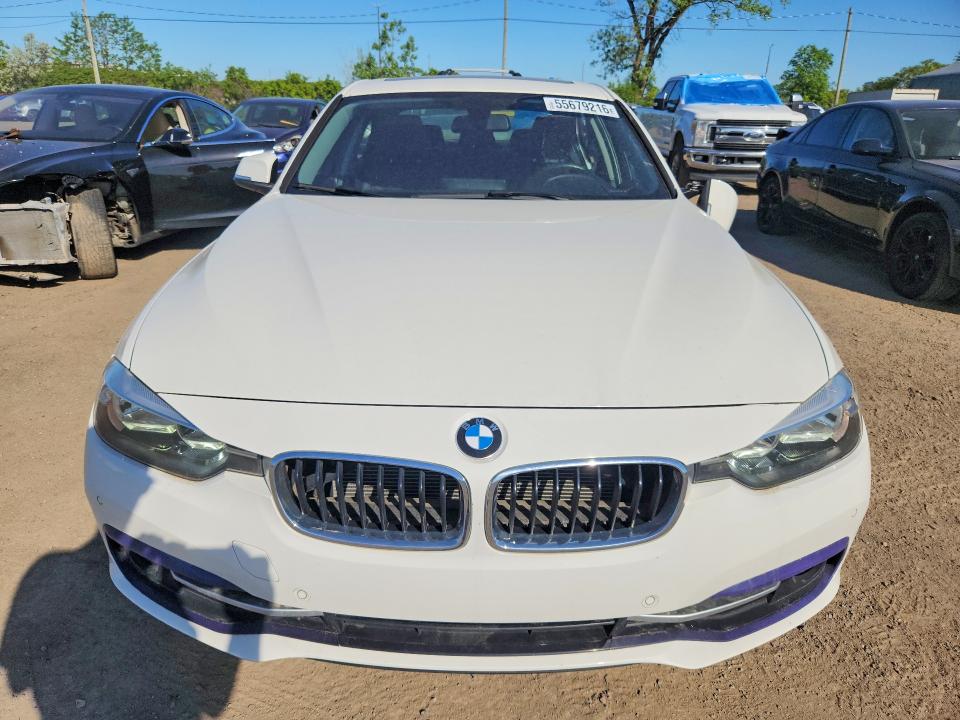 55679216 :رقم المزاد ، WBA8A3C53GK689729 vin ، 2016 Bmw 320 مزاد بيع