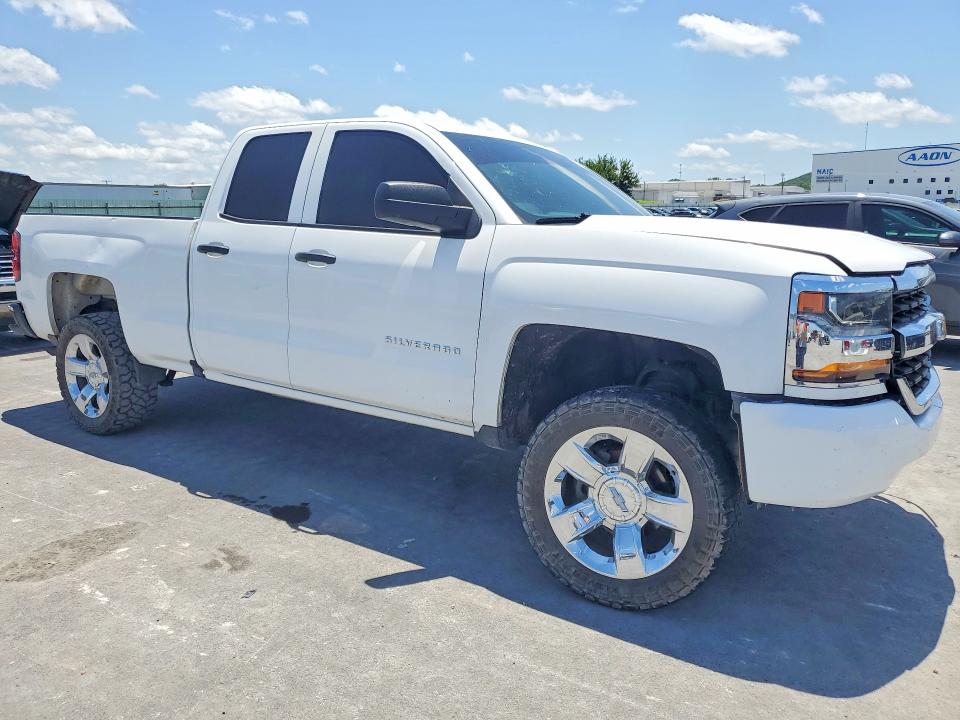 56702856 :رقم المزاد ، 1GCRCNEH8JZ283593 vin ، 2018 Chevrolet Silverado مزاد بيع