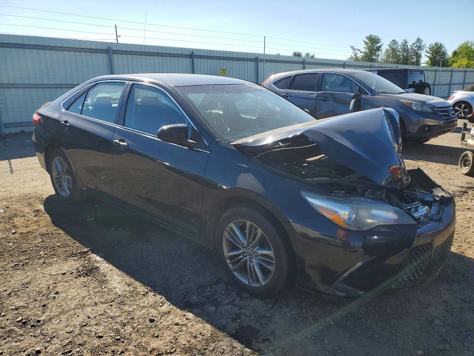 55898086 :رقم المزاد ، 4T1BF1FKXHU677644 vin ، 2017 Toyota Camry مزاد بيع