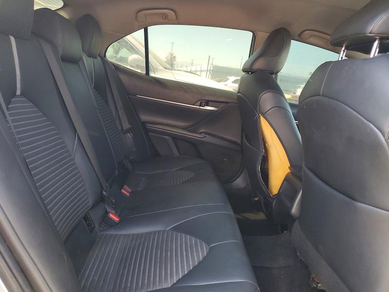 Продаж на аукціоні авто 2018 Toyota Camry, vin: 4T1B11HK4JU577038, номер лоту: 57635566