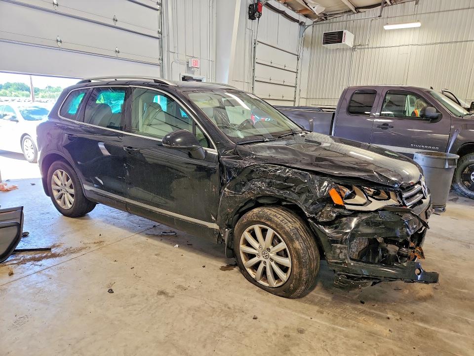 2012 Volkswagen Touareg მანქანა იყიდება აუქციონზე, vin: WVGEK9BPXCD010395, აუქციონის ნომერი: 57259986