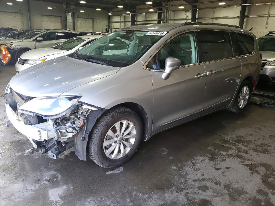 2017 Chrysler Pacifica მანქანა იყიდება აუქციონზე, vin: 2C4RC1BG8HR642742, აუქციონის ნომერი: 58544416