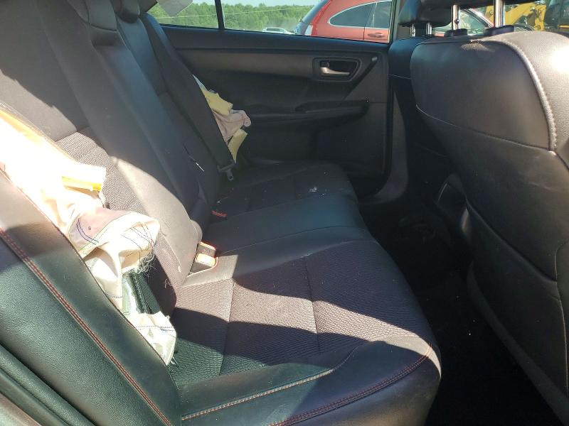 56033106 :رقم المزاد ، 4T1BF1FK0HU679774 vin ، 2017 Toyota Camry مزاد بيع