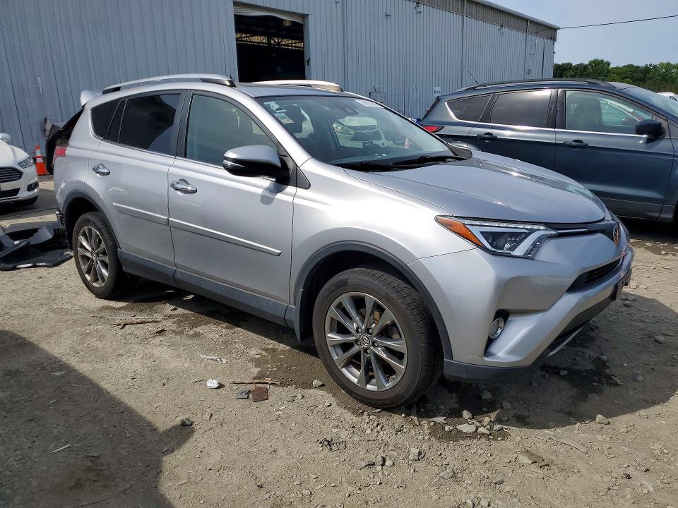 56091976 :رقم المزاد ، JTMDFREV5JD239269 vin ، 2018 Toyota Rav4 مزاد بيع
