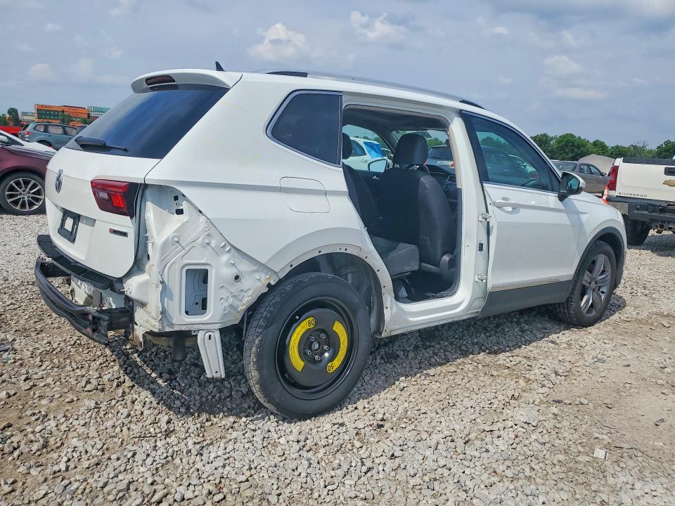 56302736 :رقم المزاد ، 3VV2B7AX5MM045690 vin ، 2021 Volkswagen Tiguan مزاد بيع
