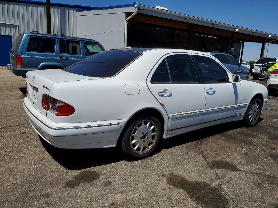 57679916 :رقم المزاد ، WDBJF82J1YX036370 vin ، 2000 Mercedes-benz E مزاد بيع