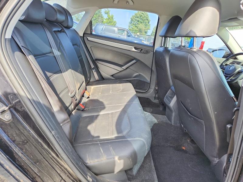 58021836 :رقم المزاد ، 1VWDT7A31HC036667 vin ، 2017 Volkswagen Passat مزاد بيع